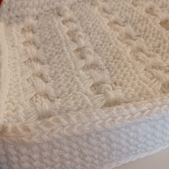 Absolutely amazing white crocheted purse. - Picture 3 of 7
